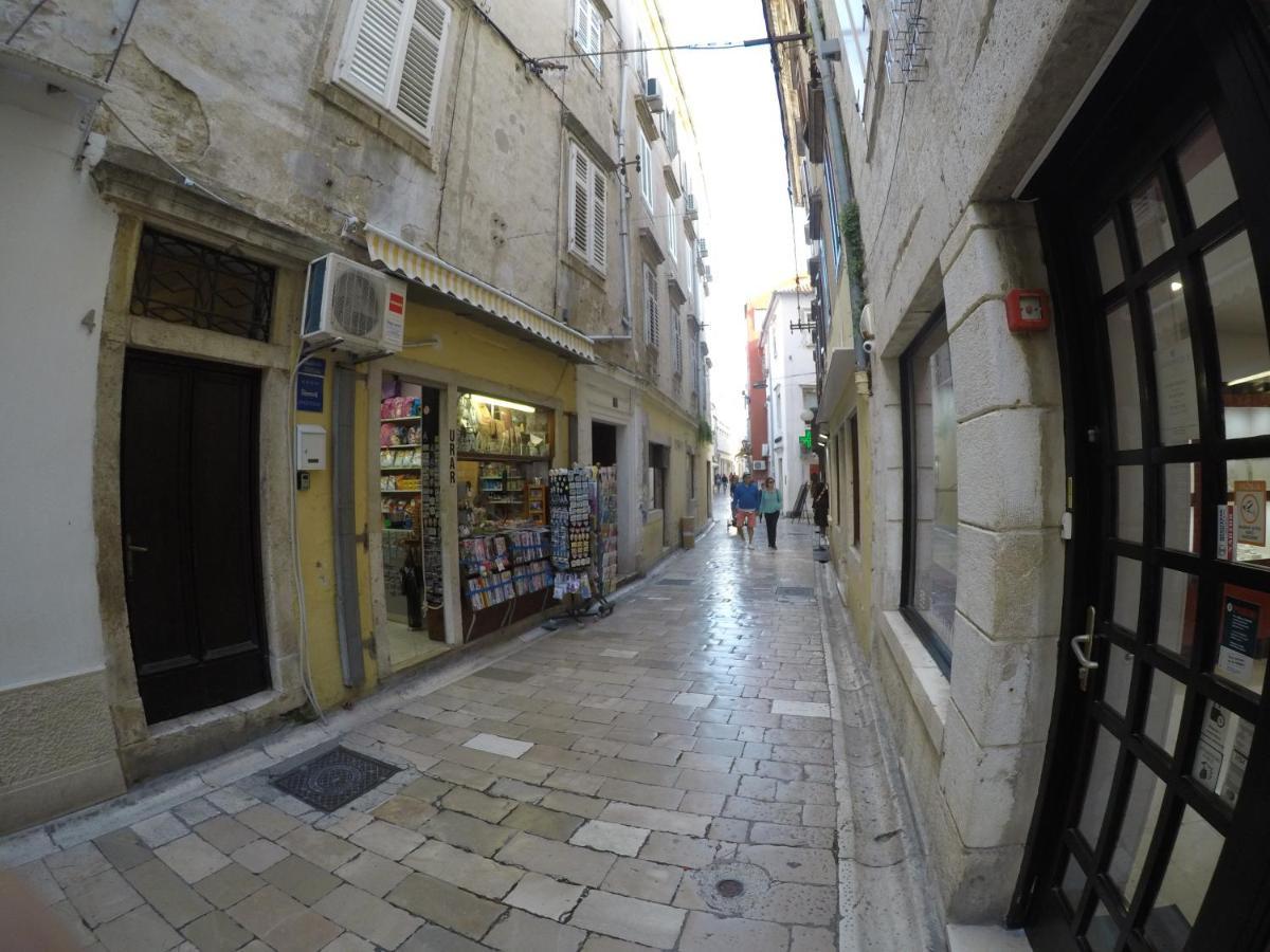 D Room Old Town Center ザダル エクステリア 写真